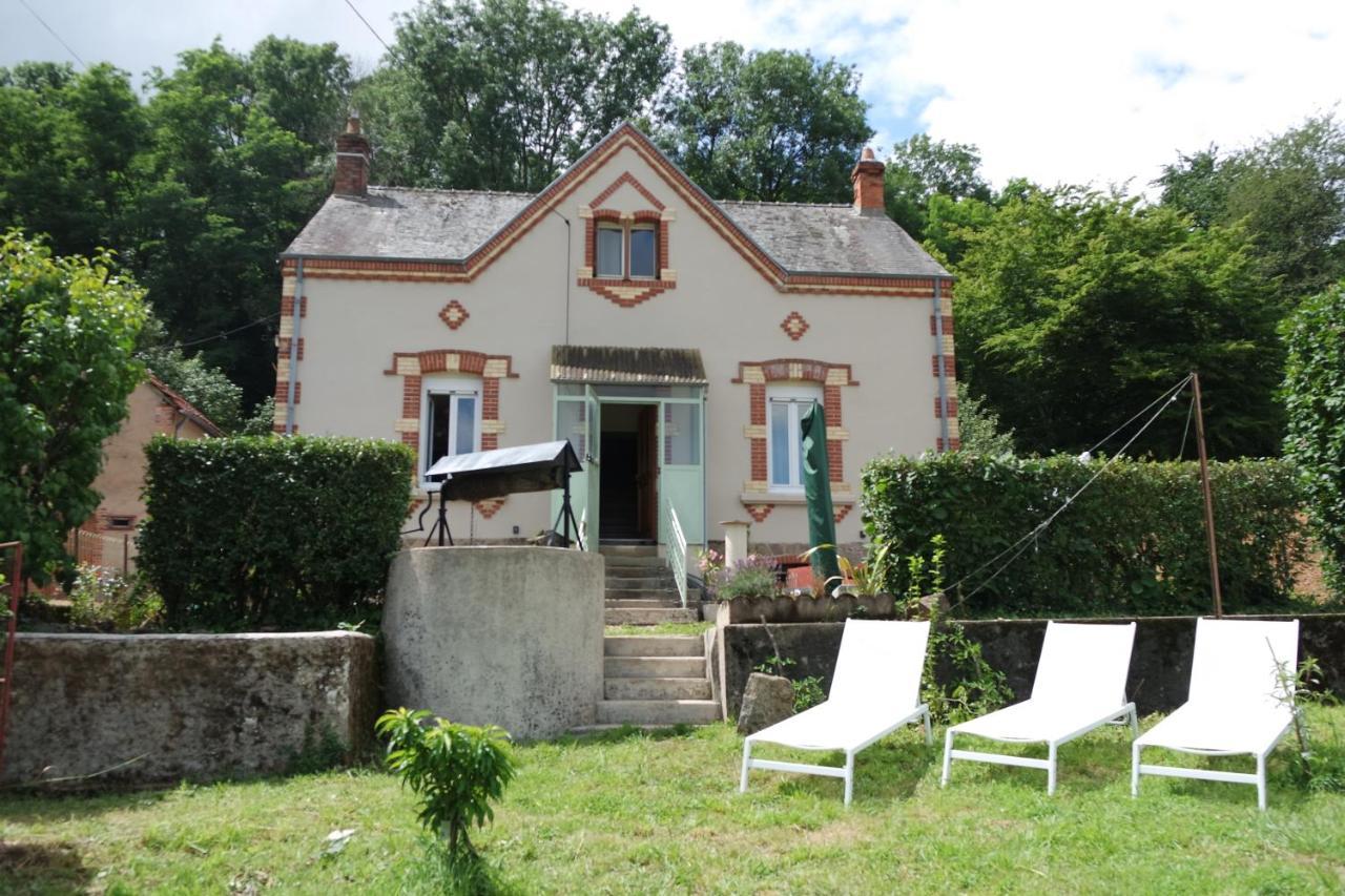 Domaine Du Pavillon Gite 15 Personnes Issy-l'Eveque 外观 照片