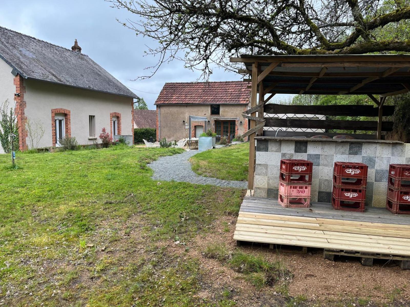 Domaine Du Pavillon Gite 15 Personnes Issy-l'Eveque 外观 照片