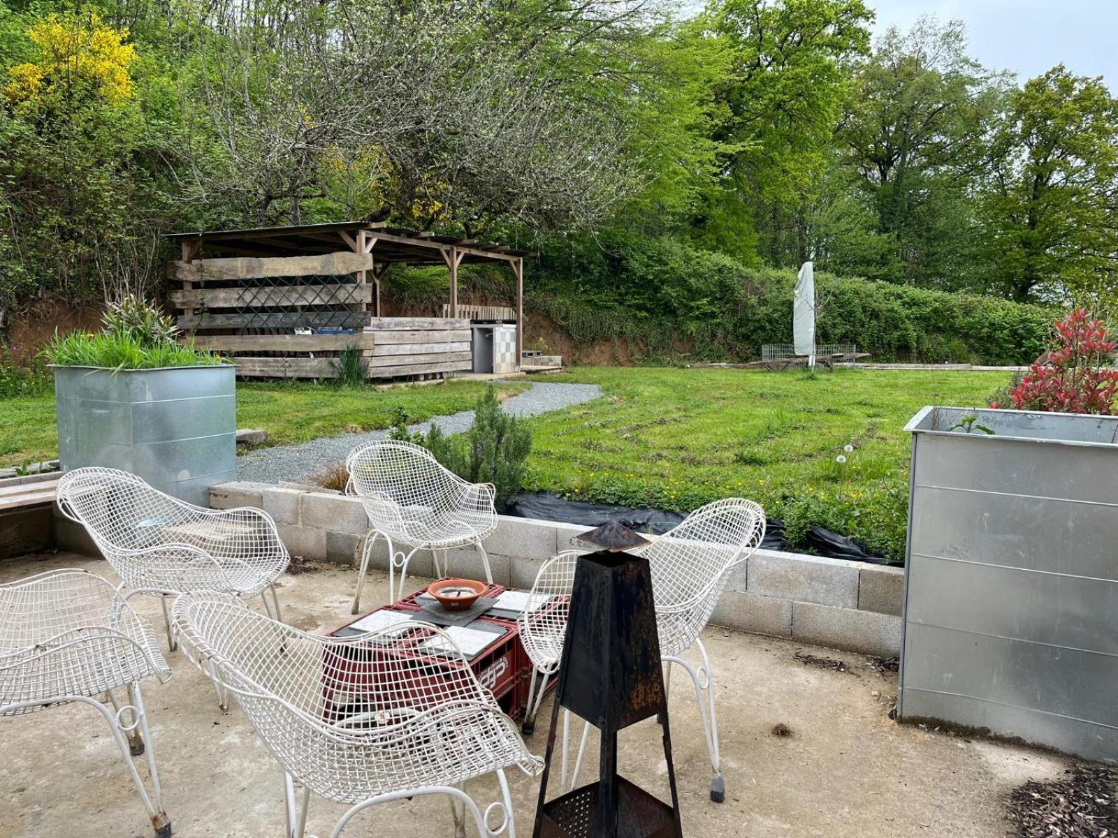 Domaine Du Pavillon Gite 15 Personnes Issy-l'Eveque 外观 照片