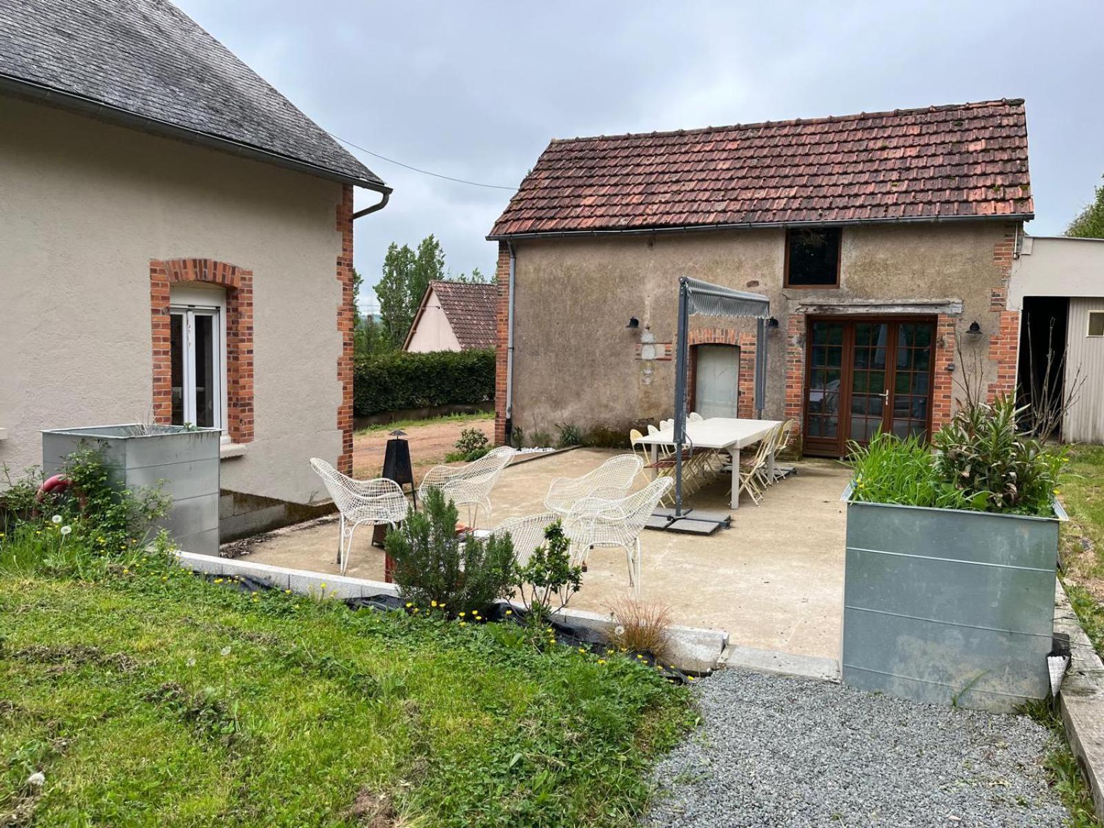 Domaine Du Pavillon Gite 15 Personnes Issy-l'Eveque 外观 照片